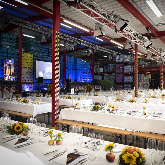 Jubiläums-Wine & Dine 80 Jahre SCHÜWO Trink-Kultur – Freitag, 25. September 2026, SCHÜWO Lagerhalle, Wohlen