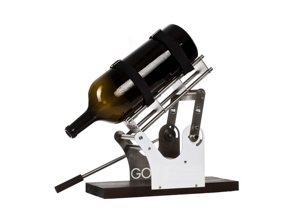 Grossflaschen-Dekanter Goliath für Flaschen von 3 bis 18 Liter. Miete CHF 75.-/Wochenende