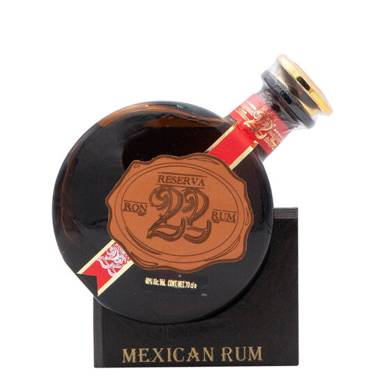 Rum 22 Reserva Ron Prohibido SA Guanajuato Mexico (auf Holzsockel) (solange Vorrat)