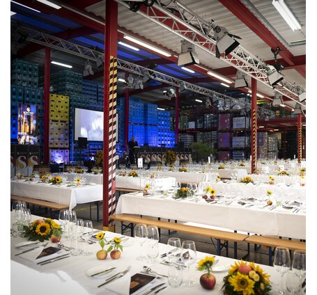 Jubiläums-Wine & Dine 80 Jahre SCHÜWO Trink-Kultur – Freitag, 25. September 2026, SCHÜWO Lagerhalle, Wohlen